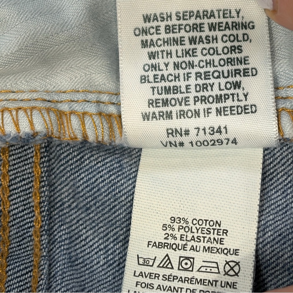 L.L. Bean Classic Fit Blue Jeans - Picture 9 of 11